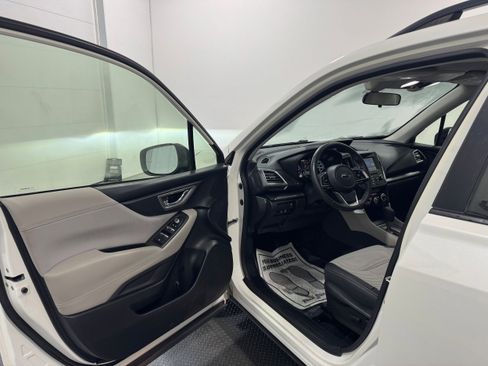 Used 2019 Subaru Forester Premium image 3