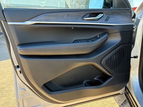 New 2025 Jeep Grand Cherokee Limited image 10