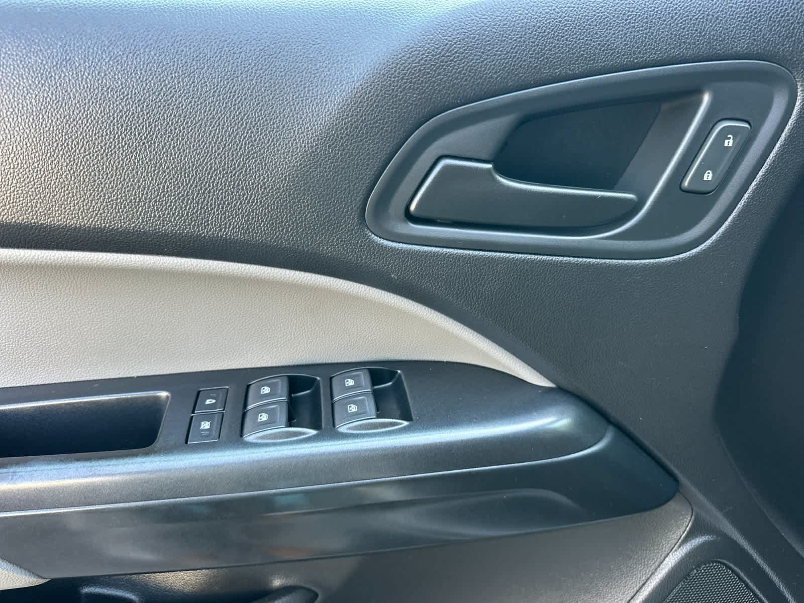 Used 2019 Chevrolet Colorado W/T RWD image 13