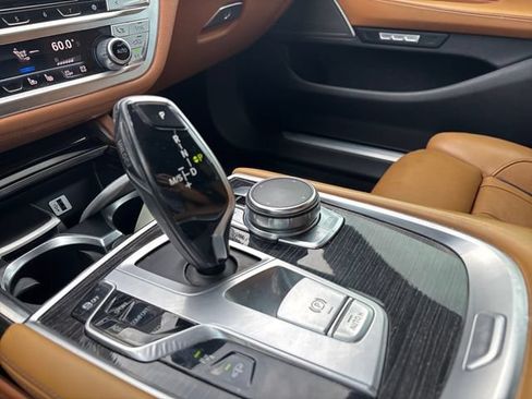 Used 2016 BMW 740i w/ Executive Package 2 RWD image 20