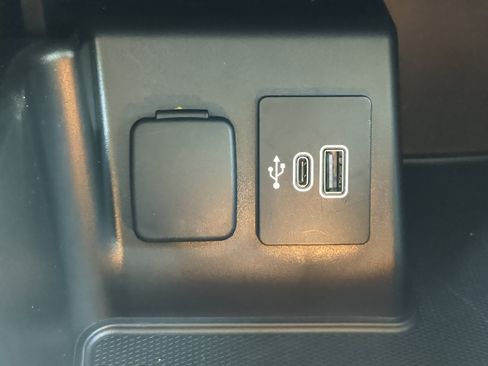 Certified 2025 Ford Explorer Active w/ Active Comfort Package RWD image 20