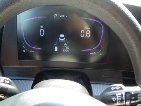Used 2025 Kia Sportage LX AWD/4WD image 22