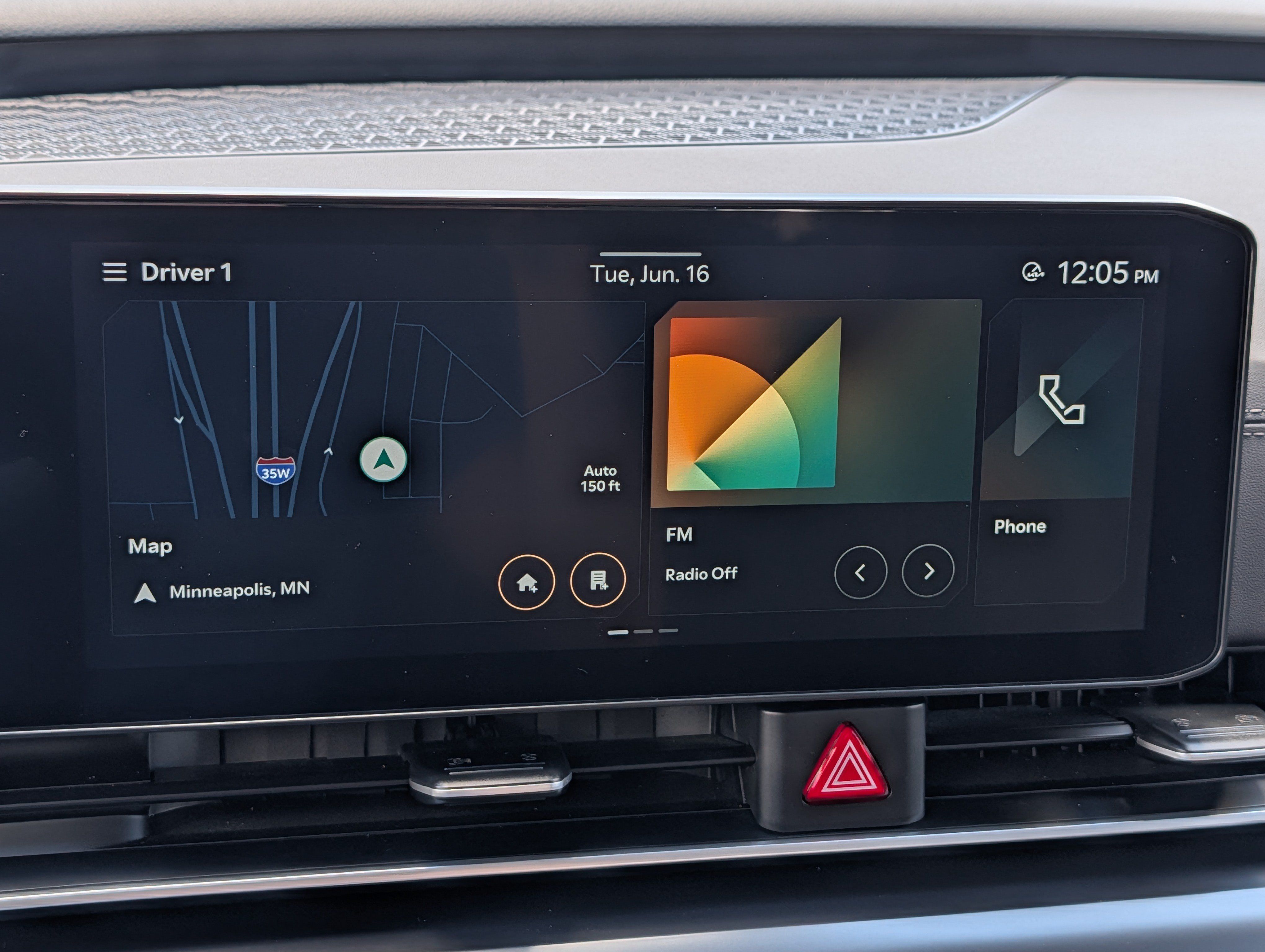 Certified 2025 Kia Carnival FWD image 22