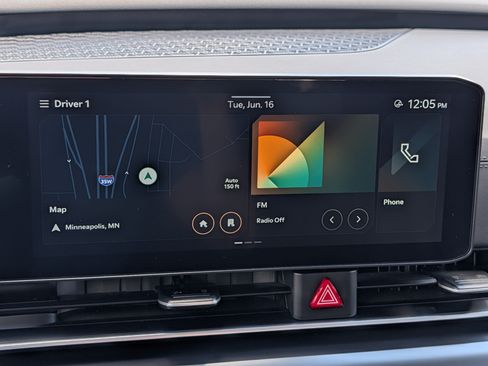 Certified 2025 Kia Carnival FWD image 22