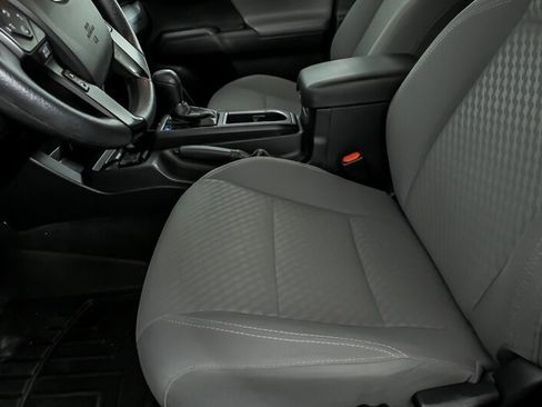 Used 2022 Toyota Tacoma SR AWD/4WD image 16