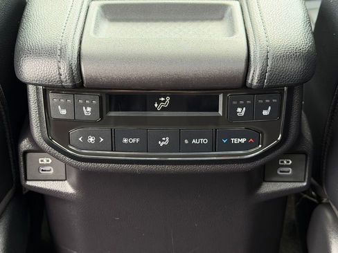 Used 2025 Toyota Grand Highlander AWD Hybrid image 10