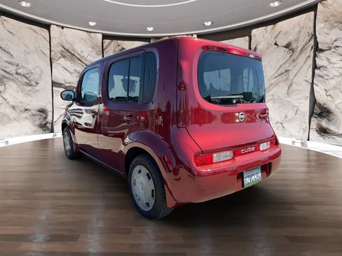 Used 2012 Nissan Cube 1.8 w/ Interior Designer Pkg FWD image 8