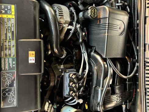 Used 2002 Ford Explorer XLT image 29