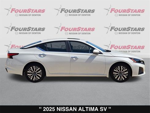 New 2025 Nissan Altima 2.5 SV image 3