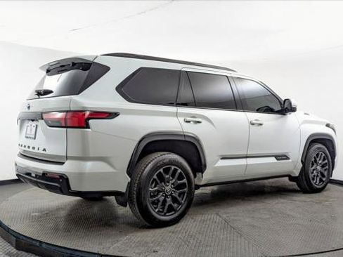 Used 2023 Toyota Sequoia Platinum image 8