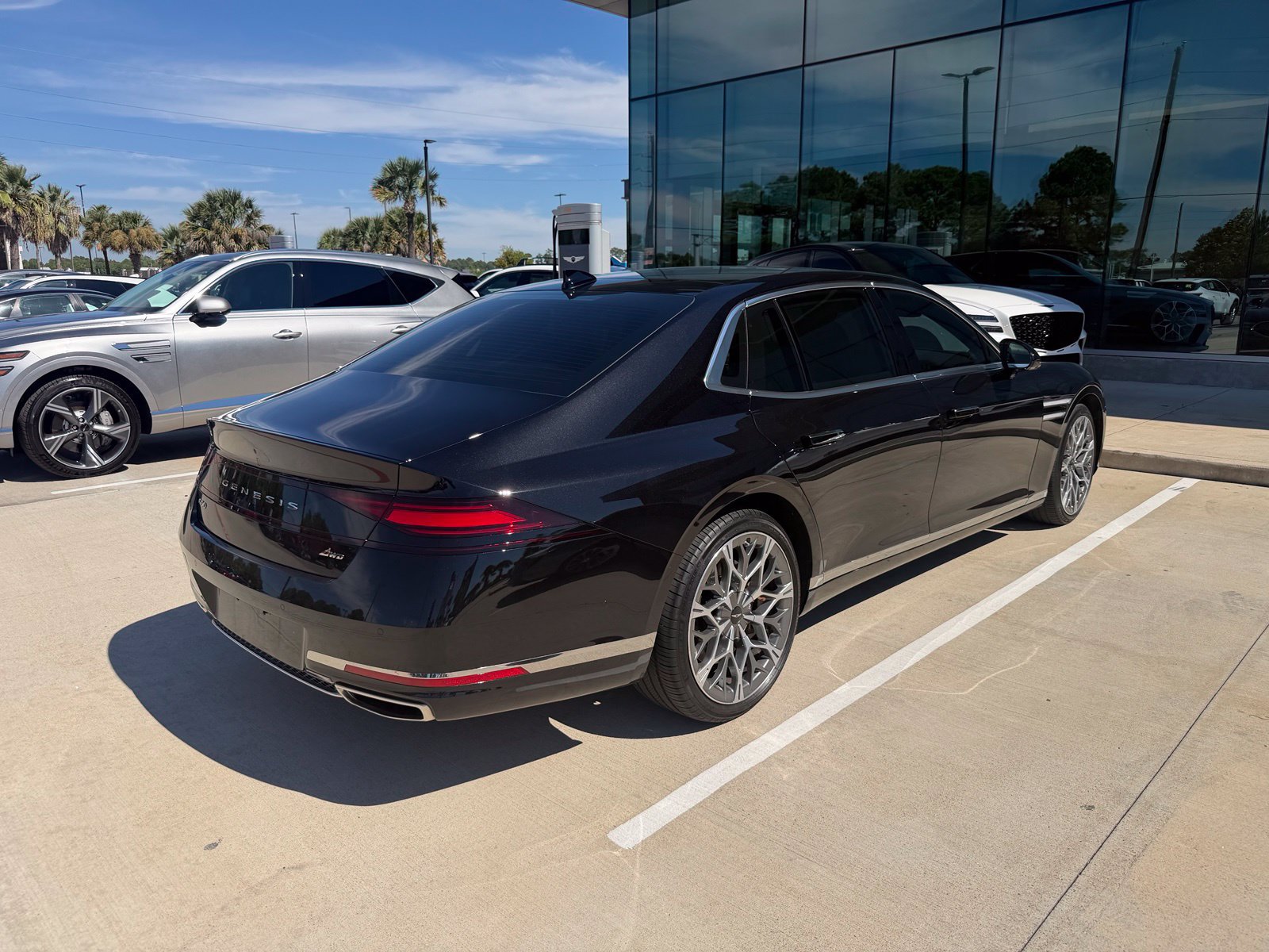 Used 2024 Genesis G90 3.5T AWD/4WD image 3