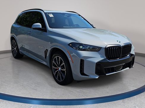 Certified 2024 BMW X5 xDrive40i w/ M Sport Package AWD/4WD image 4