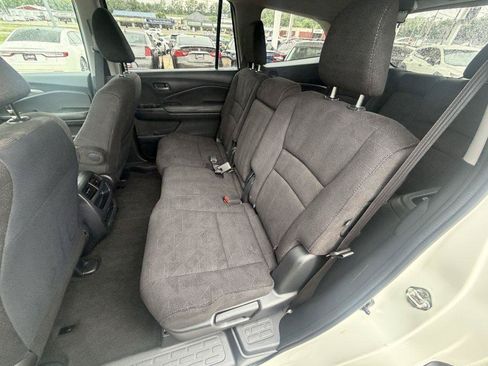 Used 2019 Honda Pilot LX image 11