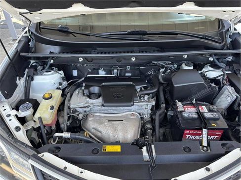 Used 2013 Toyota RAV4 XLE image 18