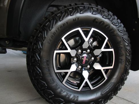 Certified 2024 GMC Canyon AT4X image 37