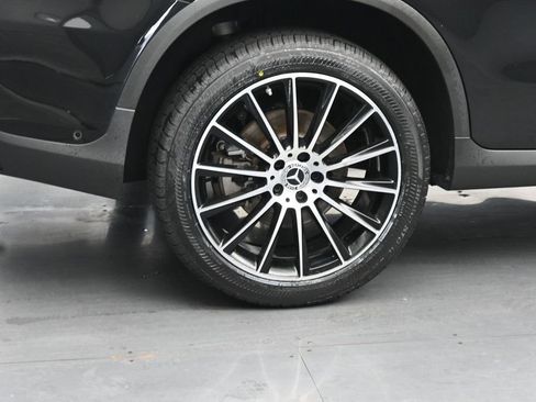 Used 2021 Mercedes-Benz GLC 300 4MATIC image 10