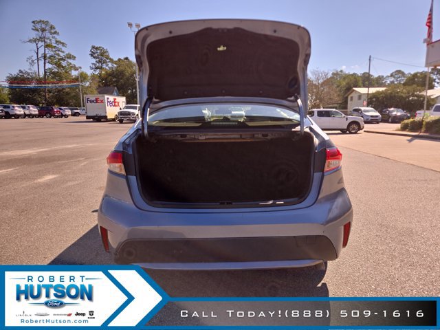 Used 2021 Toyota Corolla LE w/ LE Convenience Package FWD image 9