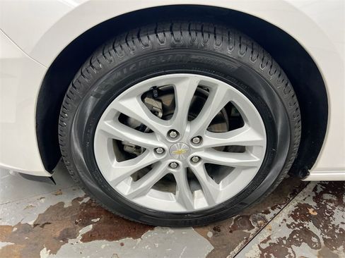 Used 2018 Chevrolet Malibu LT w/ Leather Package image 25