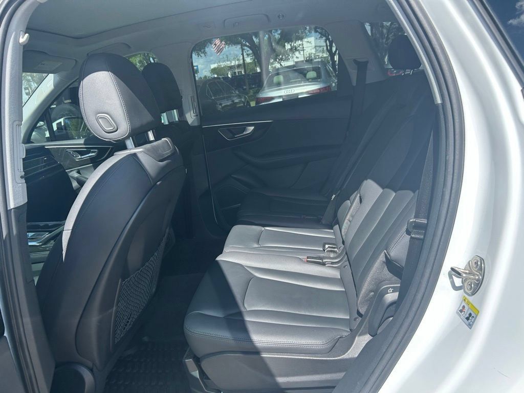 Used 2023 Audi Q7 3.0T Premium Plus w/ Premium Plus Package AWD/4WD image 48