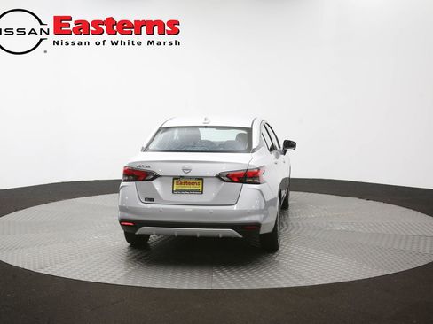 Used 2025 Nissan Versa SV FWD image 37
