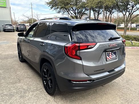 Used 2021 GMC Terrain SLT w/ Elevation Edition image 4