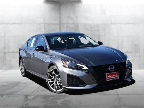 Certified 2024 Nissan Altima 2.0 SR image 2