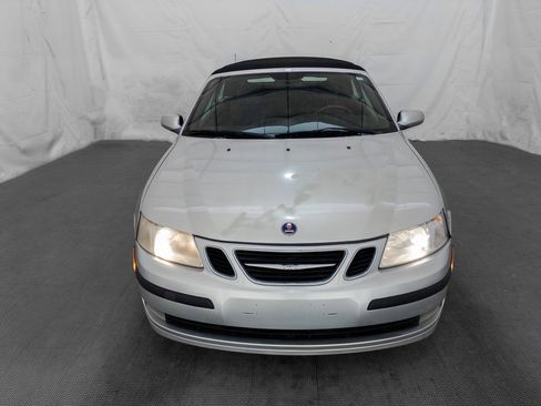 Used 2005 Saab 9-3 Arc image 2