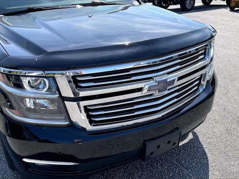 Used 2019 Chevrolet Suburban Premier AWD/4WD image 29