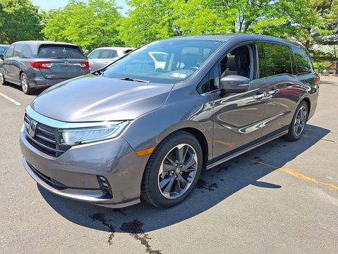 Certified 2023 Honda Odyssey Elite image 3