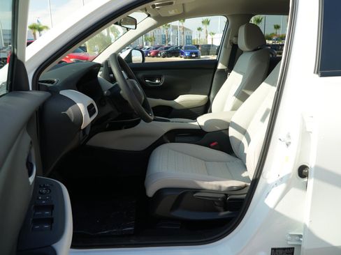 New 2026 Honda HR-V LX image 16