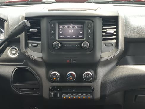 Used 2022 RAM 5500 Tradesman w/ Chrome Appearance Group RWD image 16