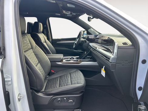 New 2026 Cadillac Escalade Platinum Sport w/ LPO, ONYX Package image 10