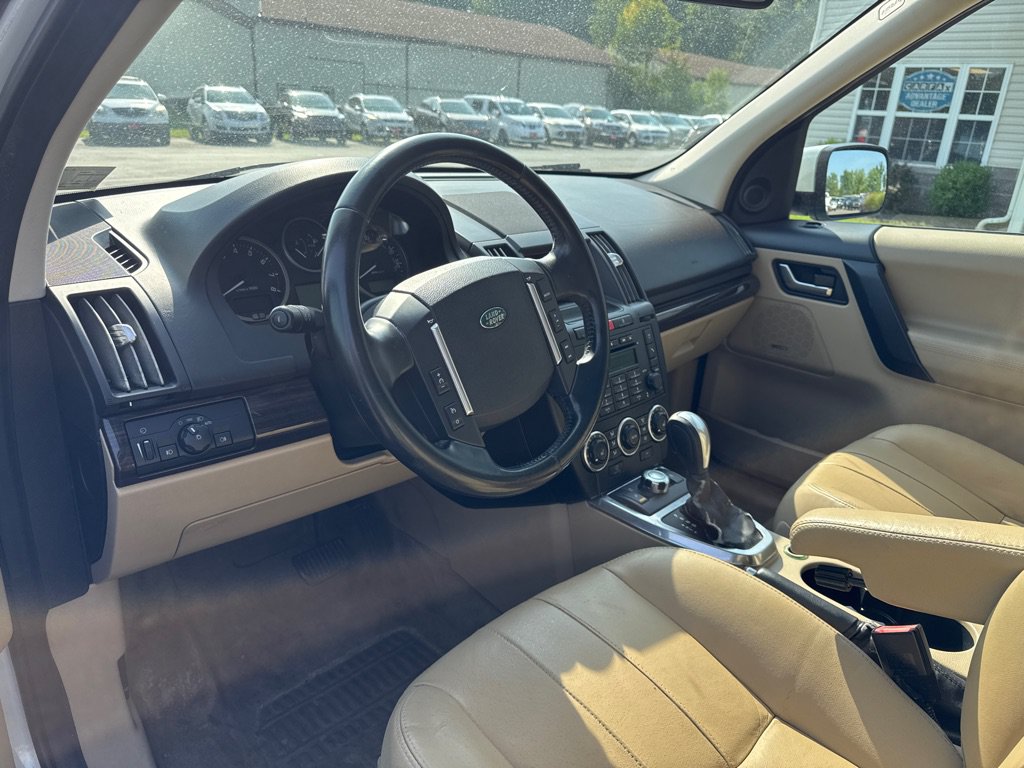 Used 2011 Land Rover LR2 HSE AWD/4WD image 14