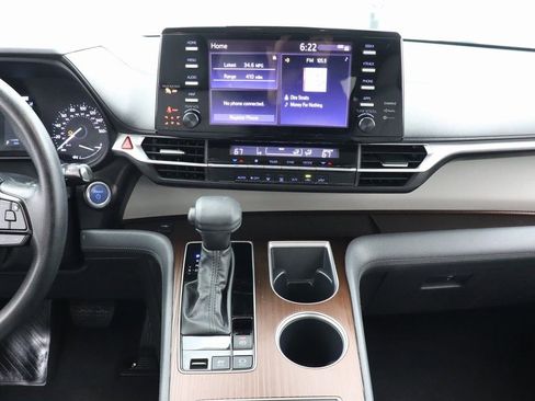 Used 2024 Toyota Sienna LE image 22