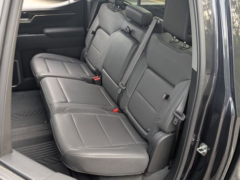 Used 2023 Chevrolet Silverado 1500 LT image 18