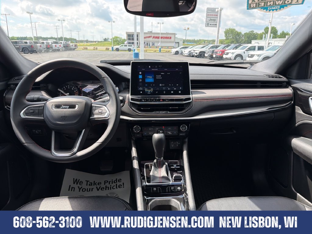 Used 2025 Jeep Compass Trailhawk AWD/4WD image 12