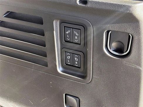 Used 2025 Chevrolet Traverse RS w/ LPO, Floor Liner Package image 18