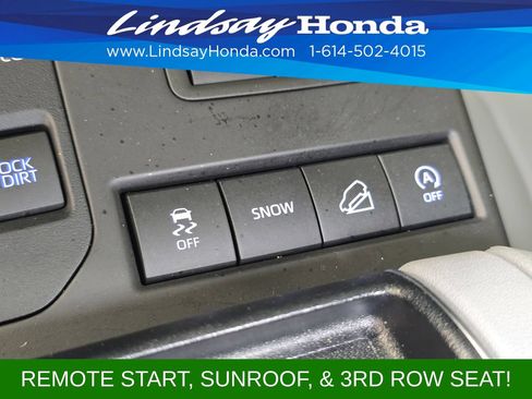 Used 2021 Toyota Highlander XLE AWD/4WD image 18
