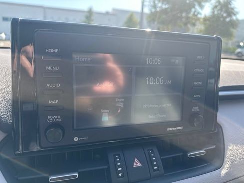 Used 2021 Toyota RAV4 XLE Premium AWD/4WD image 16