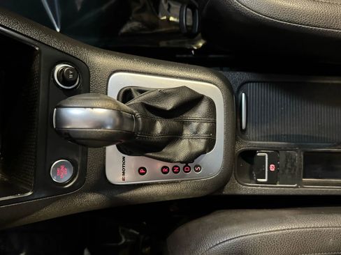 Used 2016 Volkswagen Tiguan S image 19