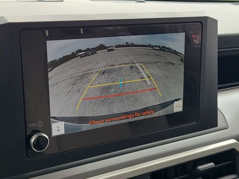 Certified 2024 Toyota Tacoma SR5 AWD/4WD image 16