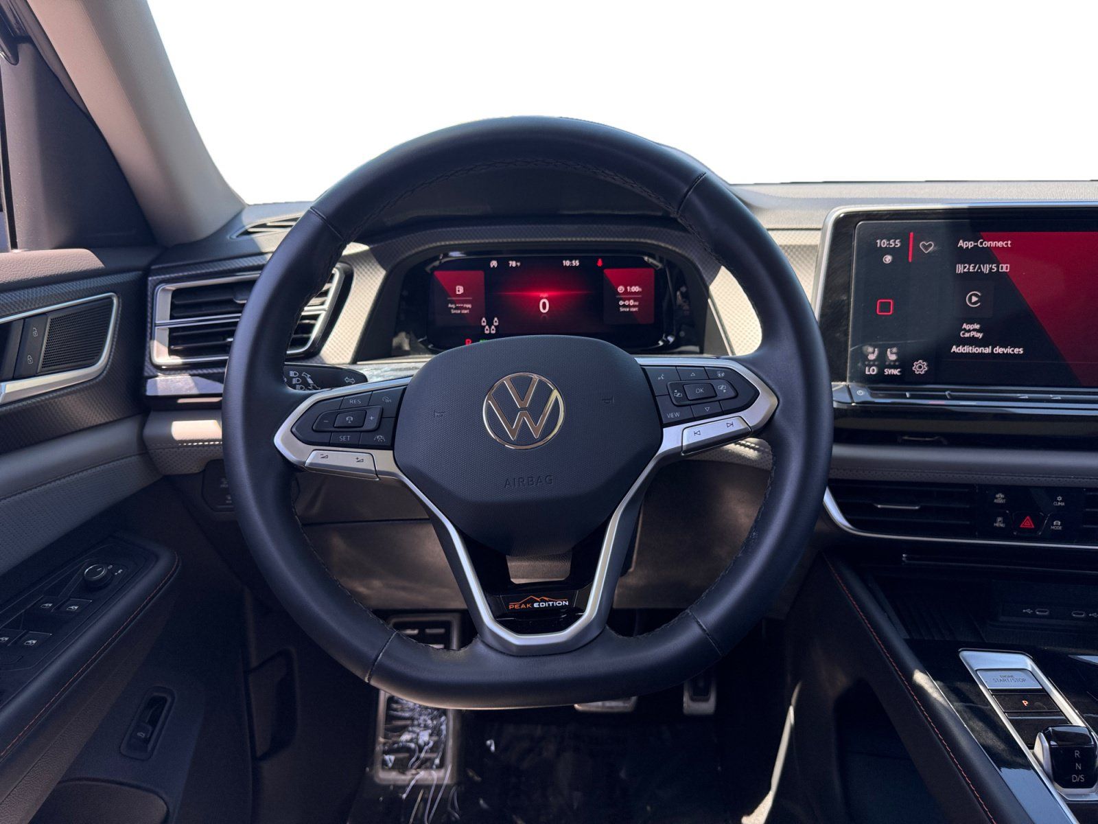 Used 2025 Volkswagen Atlas Peak Edition SE AWD/4WD image 12