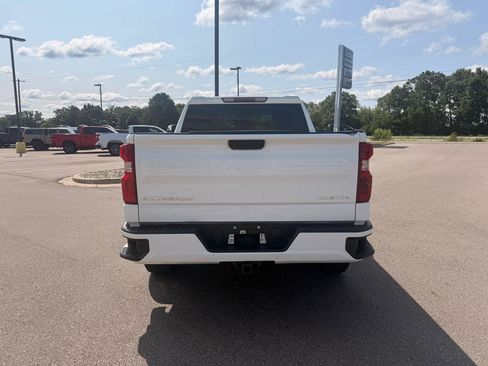 Used 2022 Chevrolet Silverado 1500 Custom AWD/4WD image 4