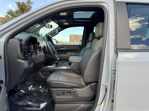 Used 2024 Chevrolet Silverado 1500 ZR2 w/ Technology Package AWD/4WD image 12