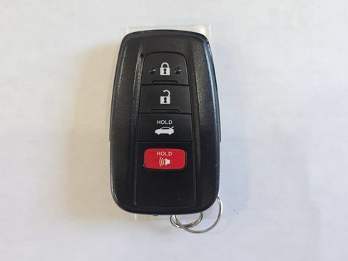 Used 2023 Toyota Camry SE w/ Cold Weather Package FWD image 32