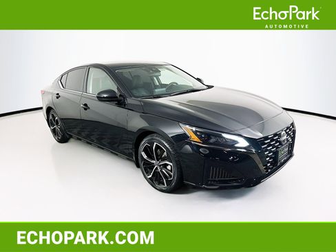 Used 2024 Nissan Altima 2.5 SR image 1