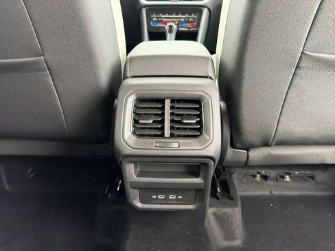 New 2026 Volkswagen Taos SE FWD image 20