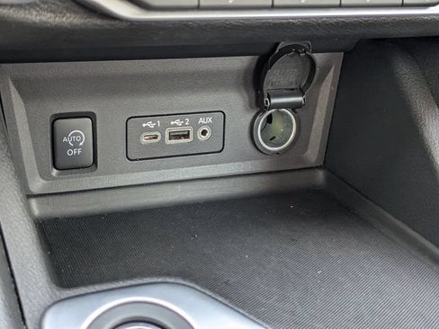 Used 2025 Nissan Sentra SV FWD image 22