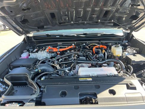 Certified 2025 Toyota Tacoma TRD Sport image 15