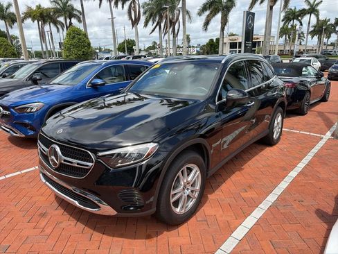 Certified 2025 Mercedes-Benz GLC 300 image 1